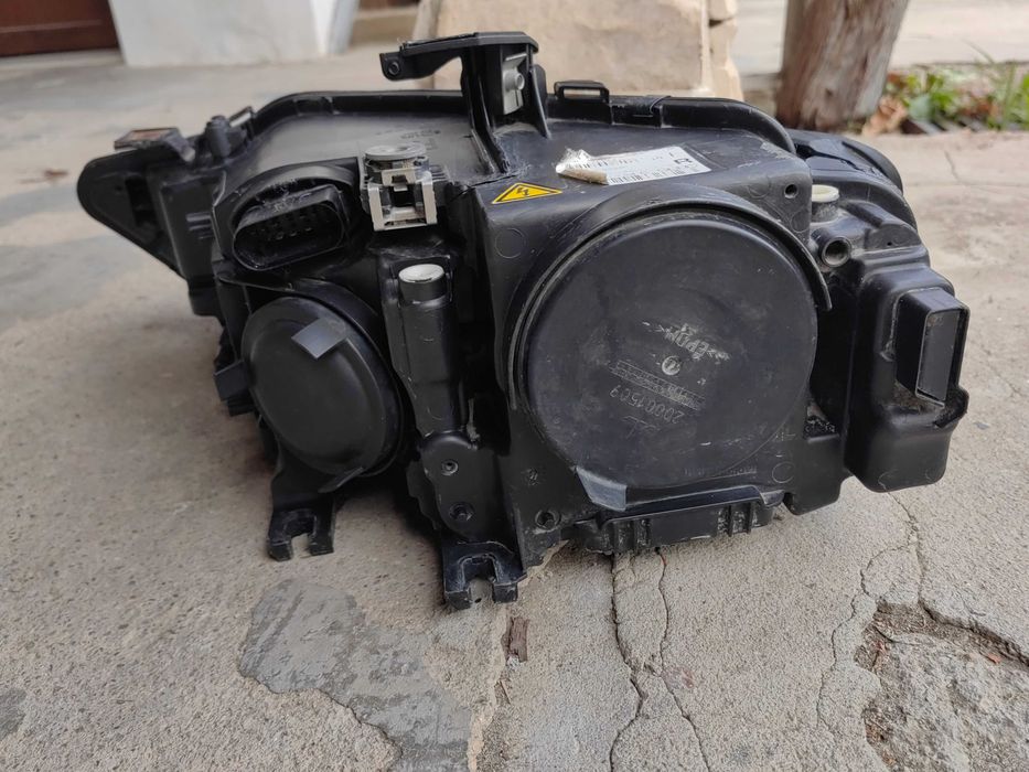 Фар Audi A4 B8.5 Bi-Xenon LED завиващ десен/Фар Ауди А4 Б8.5 Оригинале