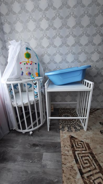 Продам кроватку 7 в 1 матрас ортопедические 2 шт, бортики,балдахина и