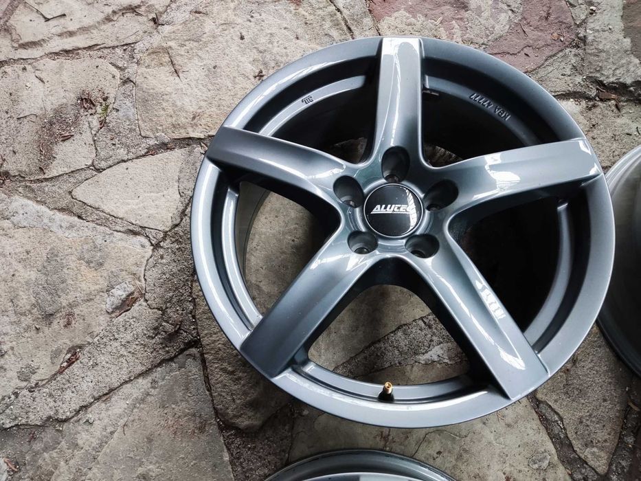 5x112 17 цола лети джанти Alutec 17 цола 5x112 VW Skoda Seat Audi ЕТ35