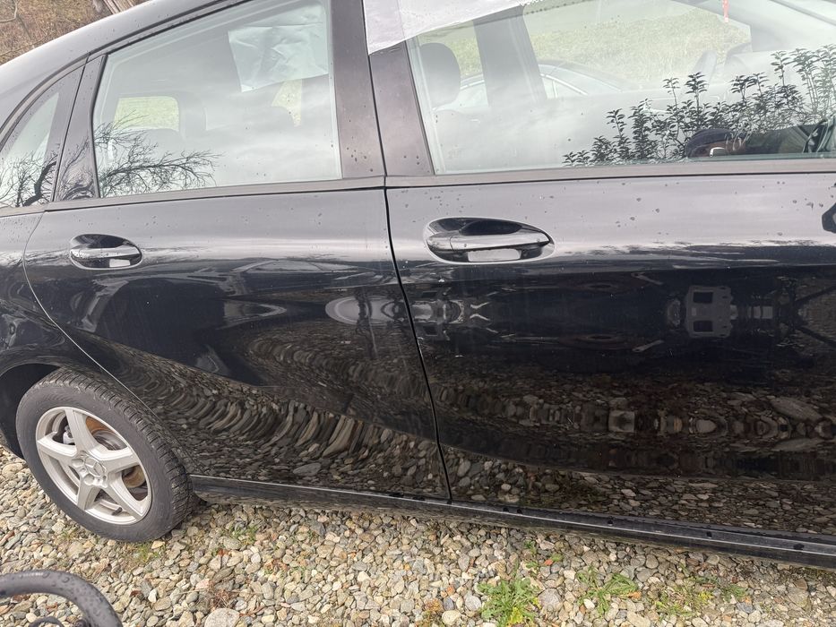 Usa fata spate oglinda prag aripa spate far Mercedes w246 B180 2013