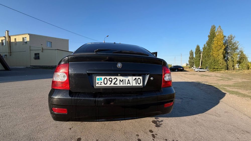 Продам Ладу Приору хетчбэк 2012г