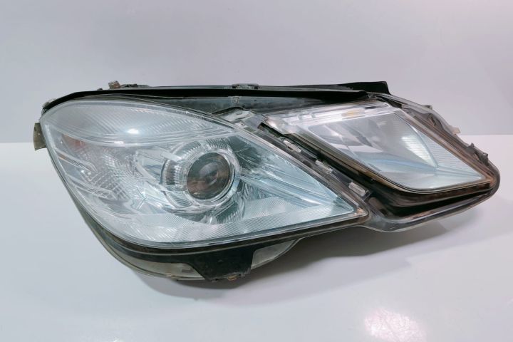 Far Dreapta A2128208461KZ Mercedes-Benz E-Class W212/S212/C207/A207