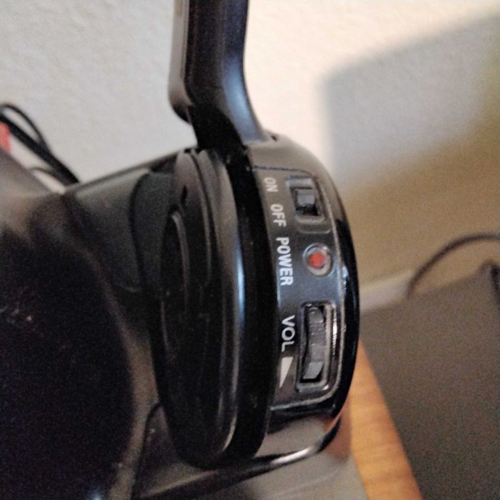 Casti stereo fara fir SONY TMR-IF240R,sunetclar,ORIGINAL,putin folosit