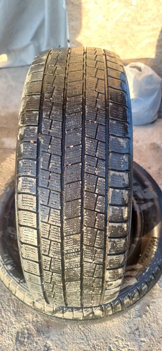 Пара шины 225/60/17.