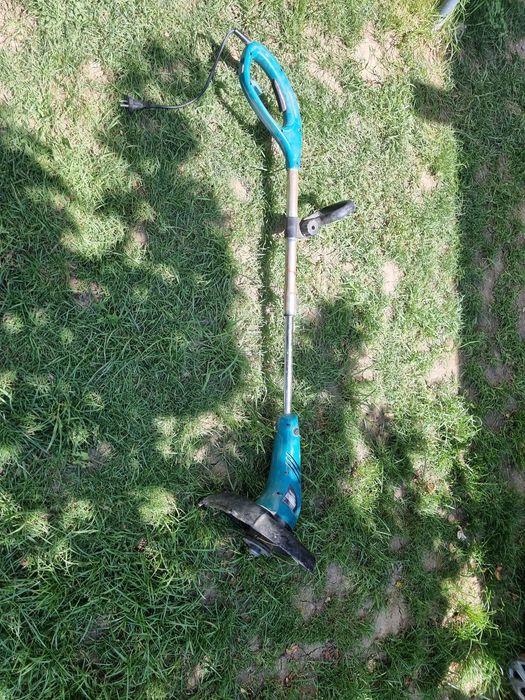 Trimmer electric makita ur3000