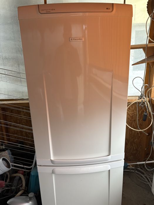 Хладилник с фризер Electrolux