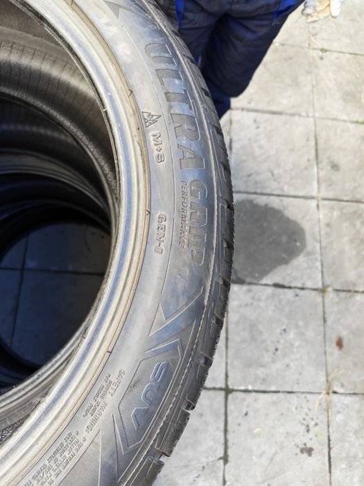 275/45R21 Като нови