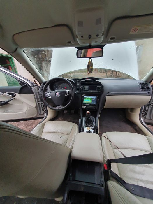 VÂND saab 2004  sau pentru dezmembrat