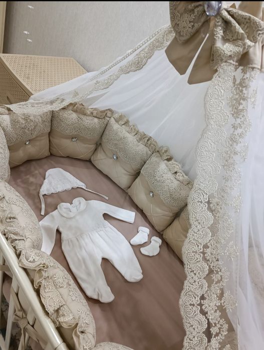 Продам,бортики,мобиль и балдахин.