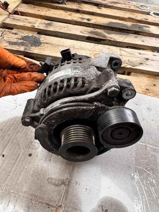 Alternator bmw f20 f21 114d motor b37 cod 8626086