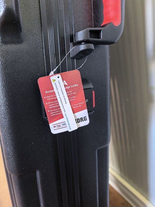 Korg pa5x  76 клавиша ,чисто нов !  С твърд калъф и тонколона Корг в комплект