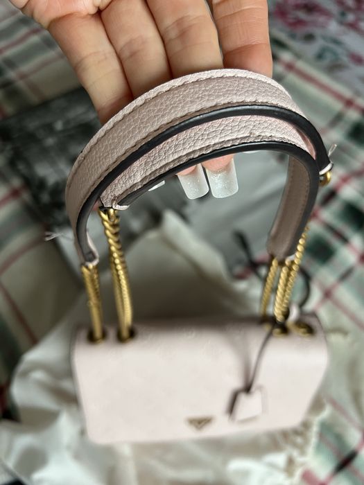 Gesnta Guess originala