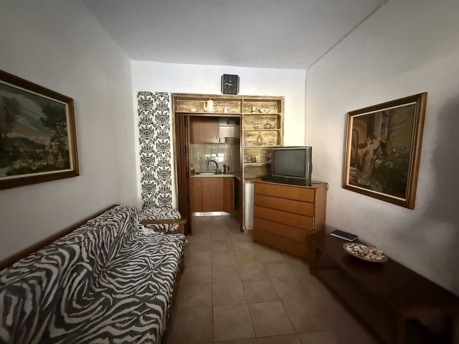 Продава се Къща в София, Център - 70 кв.м за 1786 €/кв.м - Снимка #2