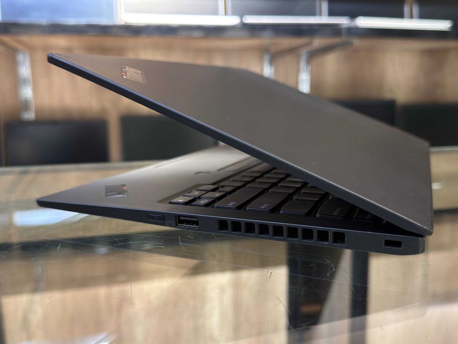 Lenovo ThinkPad X1 Carbon Gen 8 Core i5-10310U ram 8 ssd 256