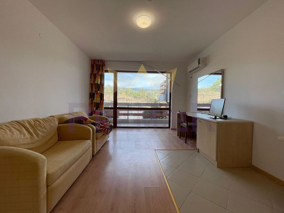 Продава се Двустаен апартамент в к.к. Слънчев бряг - 66 кв.м за 670 €/кв.м - Снимка #2