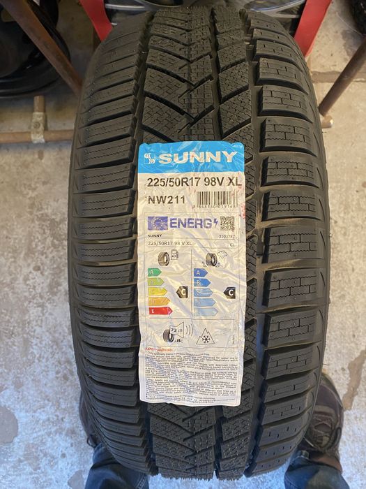 vand anvelope de iarna 225/50/17 Sunny