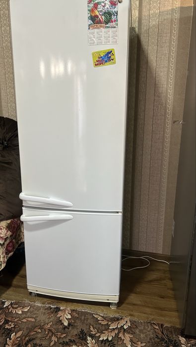холодильник всё работает отлично