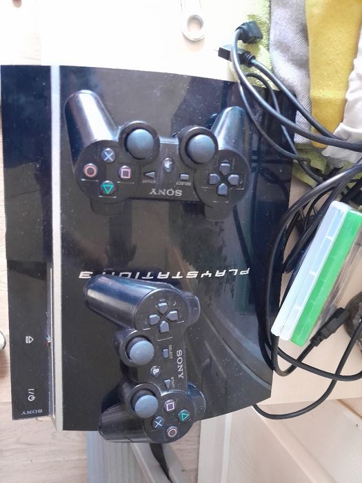 PS 3 vând urgent