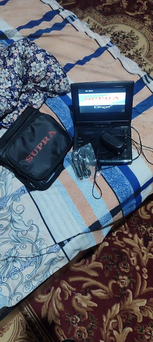 Портативный DVD.