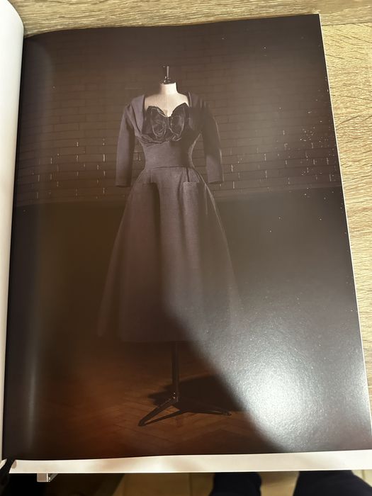 Книга home & lifestyle Christian Dior: Designer of Dreams, English