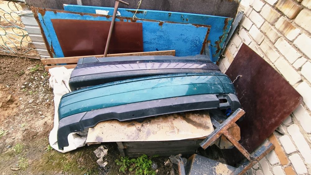 Продам бампер на гольф