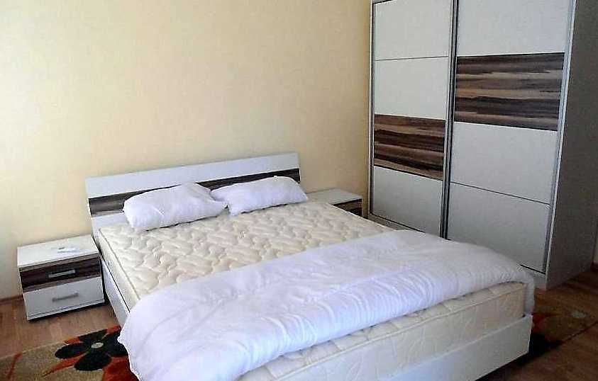 Дава се под наем Многостаен апартамент в Бургас, Център - 140 кв.м за 408 € - Снимка #4