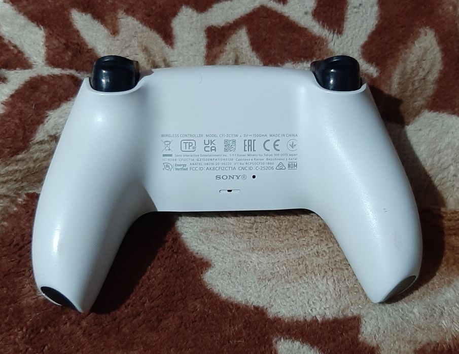 Vand maneta în stare buna PlayStation 5