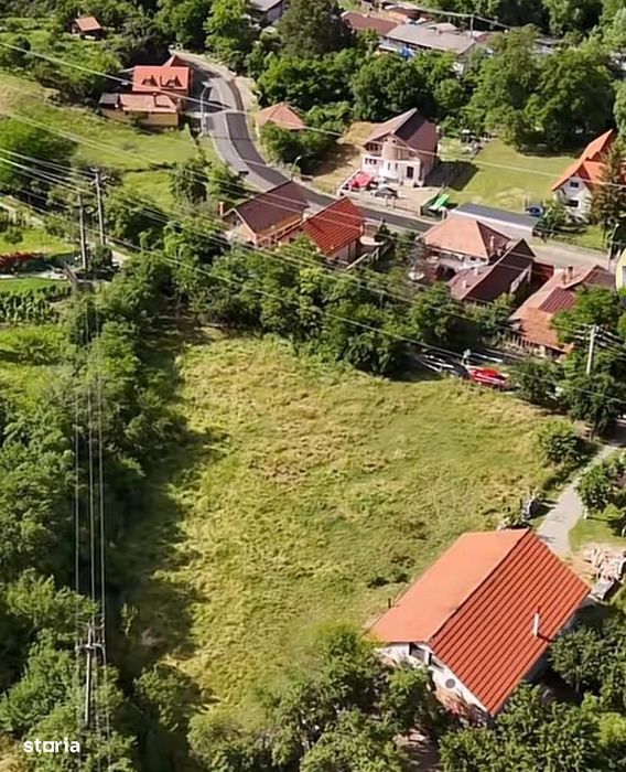 Teren intravilan de vânzare în zonă rurală