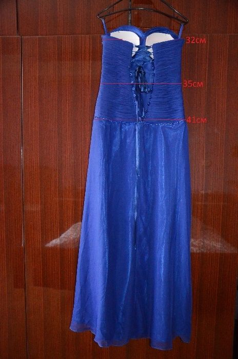 Тъмно синя бална рокля