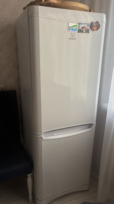 Холодильник INDESIT