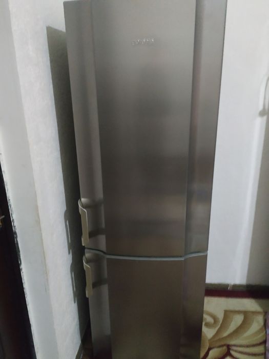 Холодильник сотилади