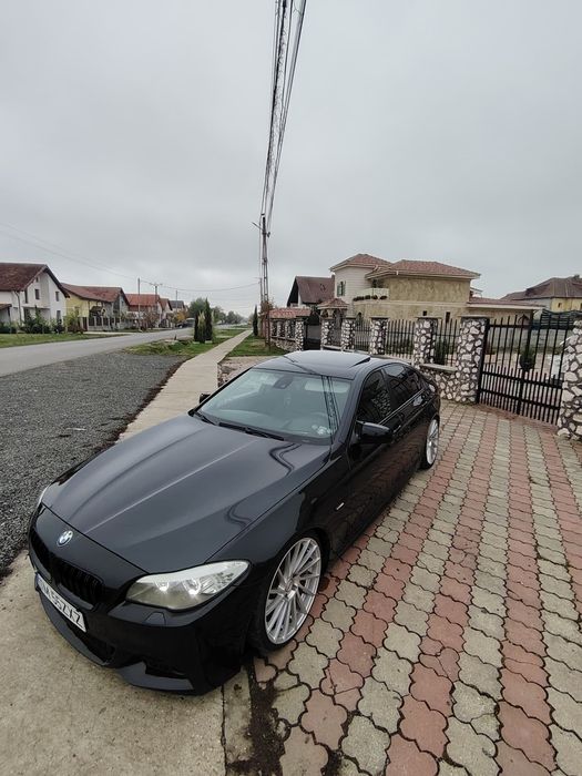 BMW F10 520dA/EURO 5/M-paket/HUD Trapa/Navi NBT/Keyless Go