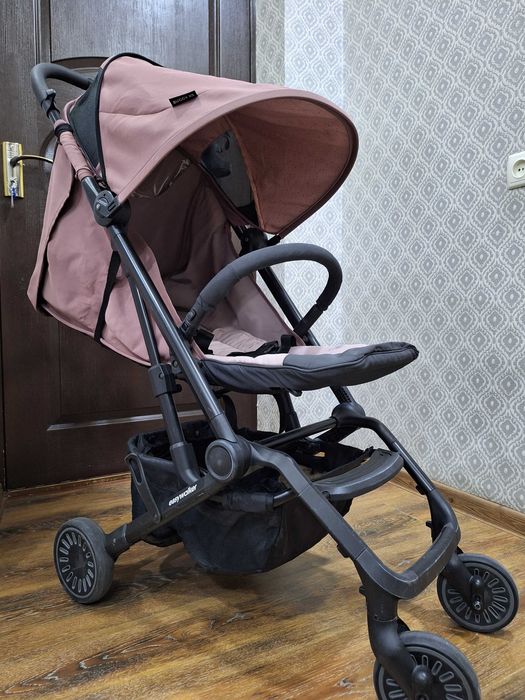 Продается коляска easywalker