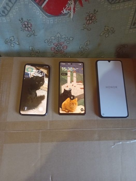 3 telefoane schimb pe iPhone!