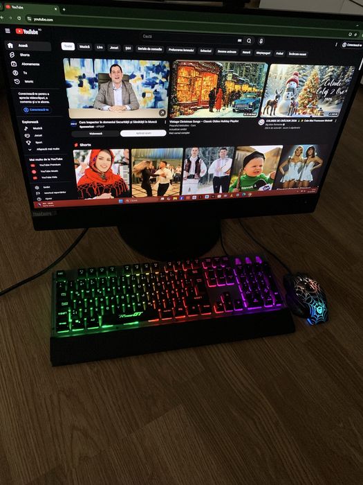 Lenovo ThinkCentre core i5,Display 23,8 tableta tach,Windows 11,ssd