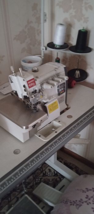 Аверлок  машинка