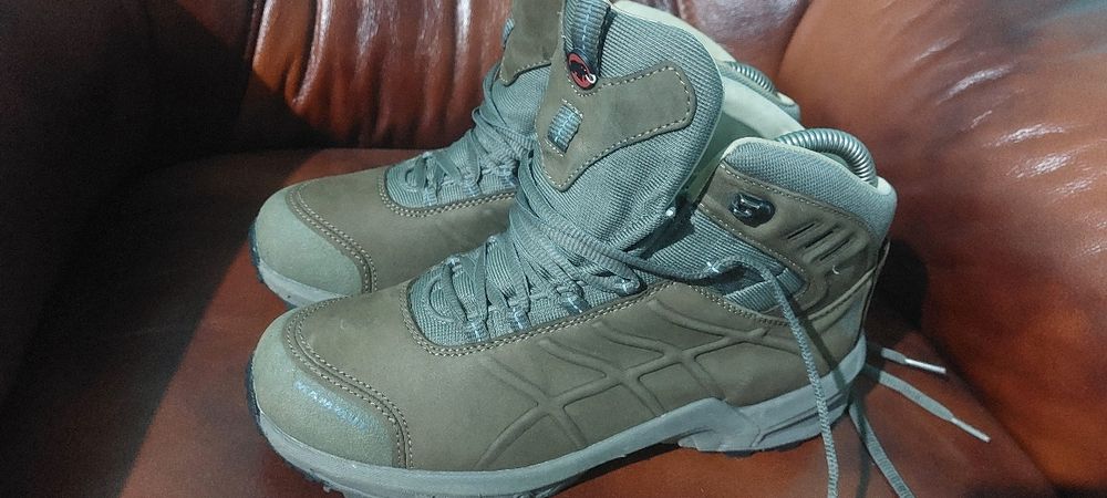 Ghete din  piele