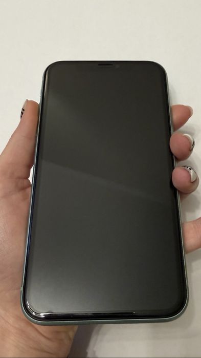 iPhone 11 — отличное состояние, полностью рабочий