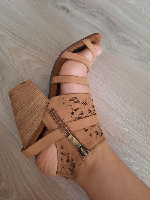 Летние босоножки