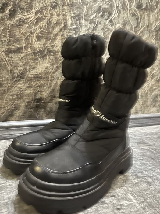 Продаю зимние болоневые сапоги