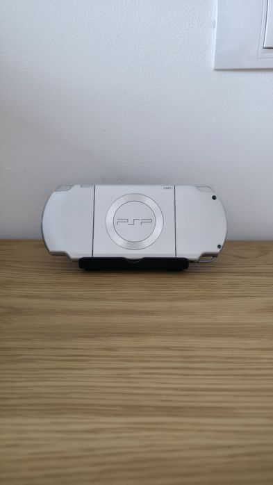 Sony PSP 2000, Modat, 550 jocuri, consola 9 în 1,  gata de joacă