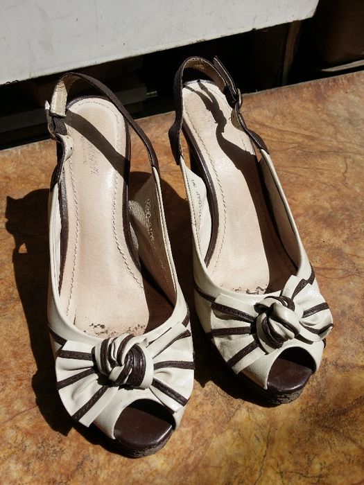 Женская обувь туфли.