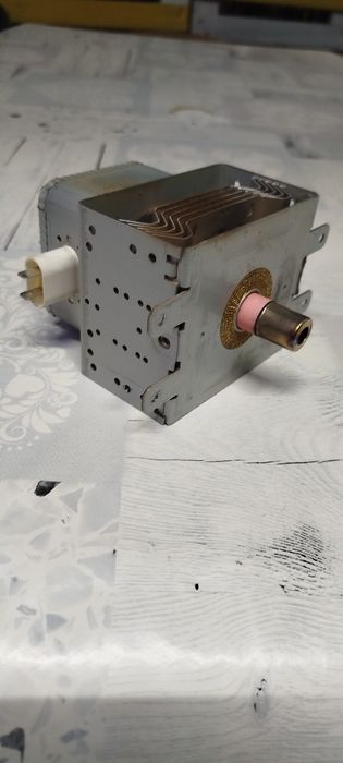 Магнитрон за микровълнова