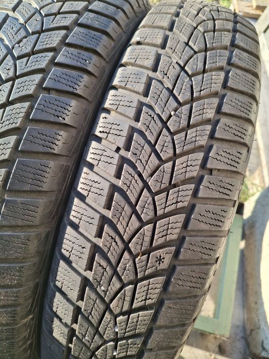 2  Anvelope de iarnă  155 70 r19 Goodyear