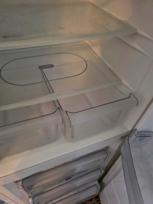 Хладилник с фризер Whirlpool