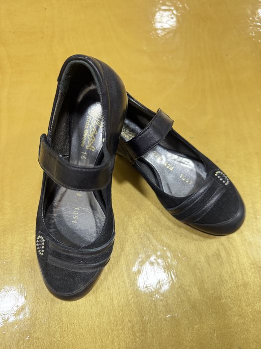 Туфли на девочку 27-28