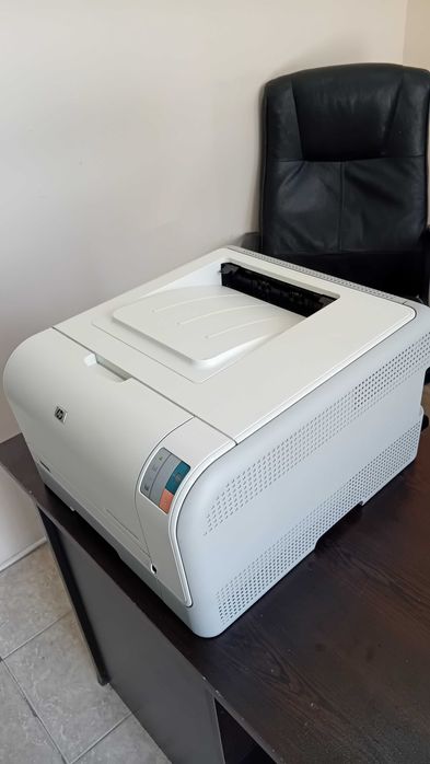 Отличен! Цветен лазерен принтер HP Color Laser Jet CP1215 с дуплекс
