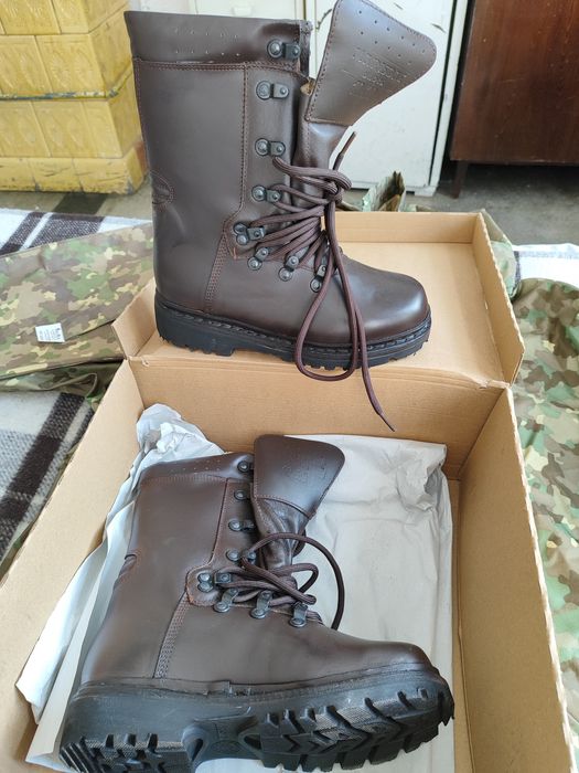 Bocanci militari maro piele