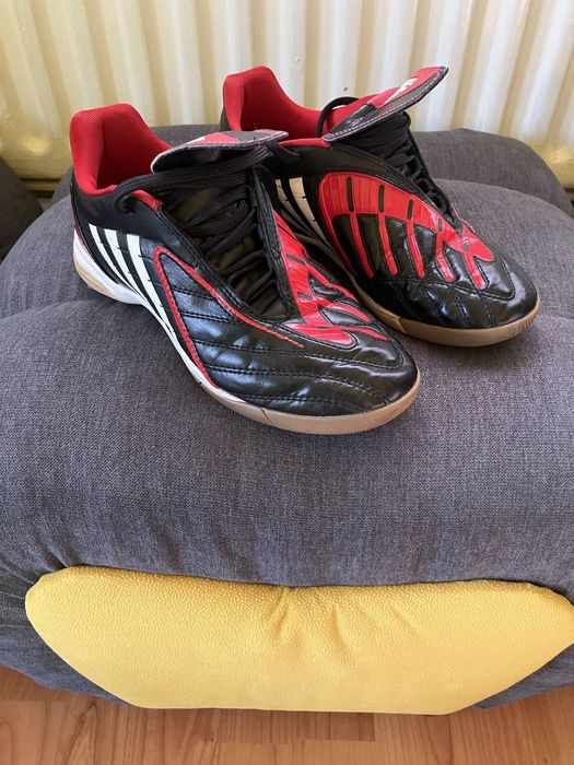 Детски маратонки за футбол adidas