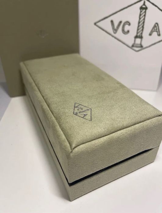 Гривна Van Cleef & Arpels